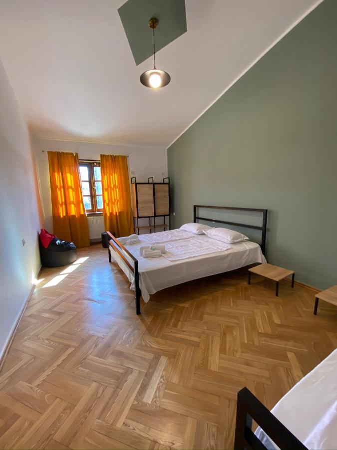 Apartamento Red Door Tiflis Exterior foto